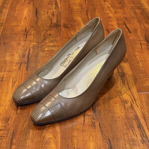 Vintage Salvatore Ferragamo Brown Leather Pumps 1" Heels - Women’s Size 7.5 AA